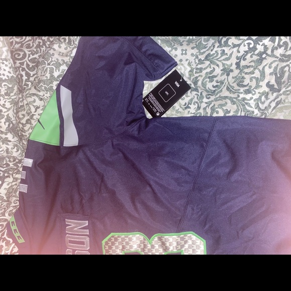 RUSSELL WILSON JERSEY - Picture 7 of 7